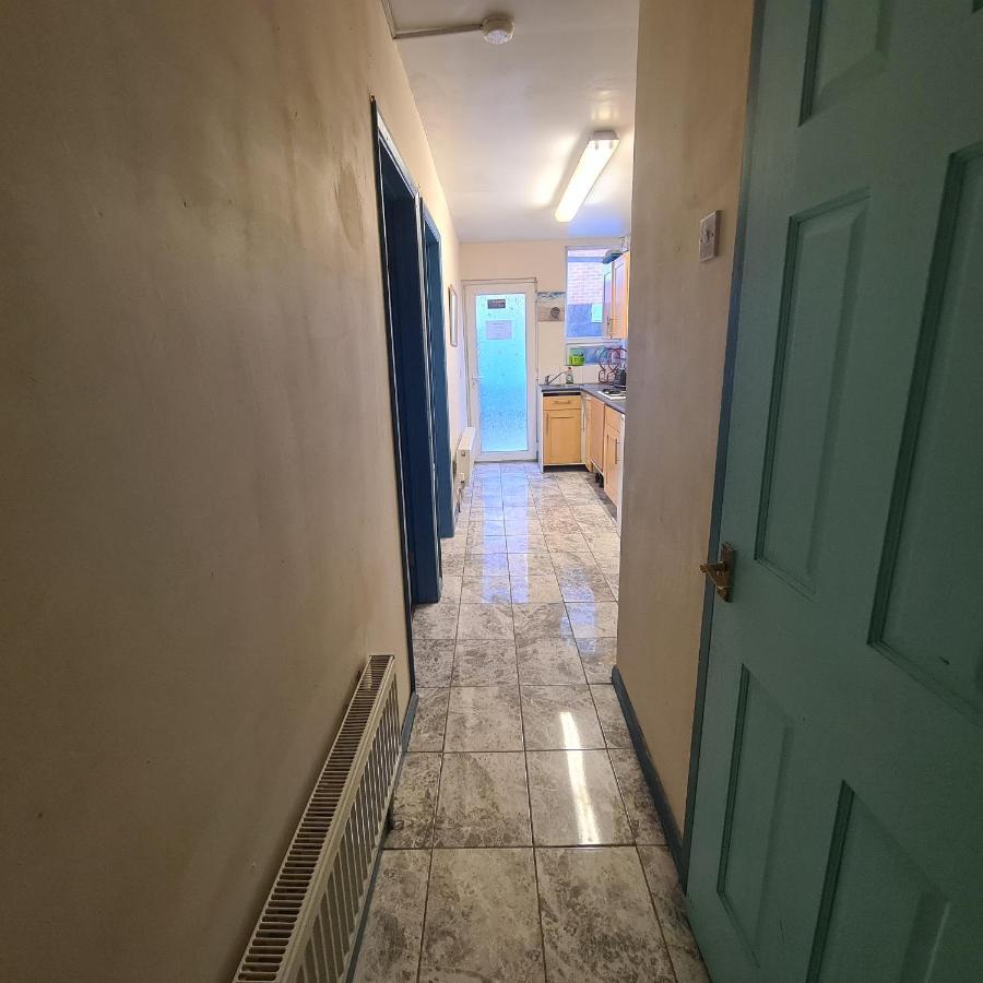 Appartement 2 Bedroom W/shower Flat, To You, Not Shared *